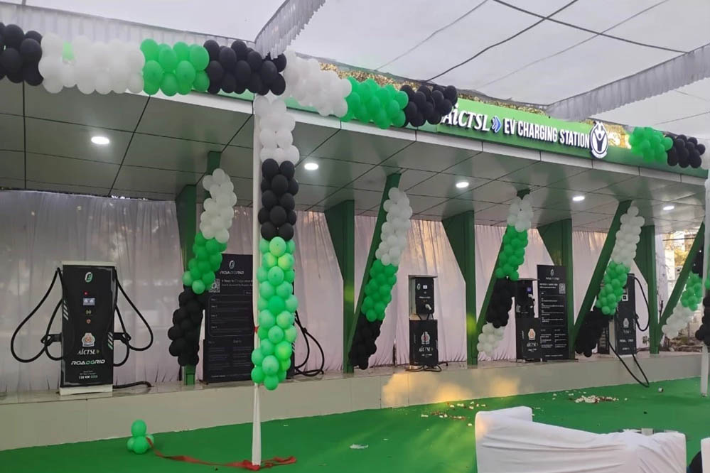 इंदौर में शुरू हुआ पहला सुपर ईवी चार्जिंग स्टेशन, 45 मिनट में पूरी होगी कार की बैटरी