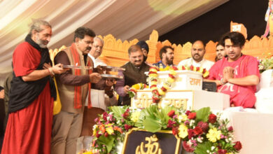 रायपुर : हनुमंत कथा के चौथे दिवस उप मुख्यमंत्री विजय शर्मा हुए शामिल, पं. धीरेंद्र शास्त्री से लिया आशीर्वाद