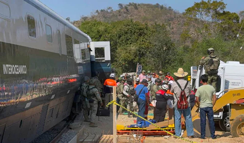 मेक्सिको में ट्रेन दुर्घटना: पटरी से उतरी ट्रेन, 13 की मौत, 100 यात्री गंभीर रूप से घायल