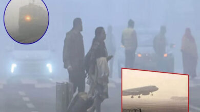 कोहरे का कहर: दिल्ली में 100 ट्रेनें लेट, लेकिन एयरपोर्ट पर विमानों की आवाजाही सामान्य