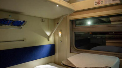 ट्रेनों में चादर और टॉवल ले जा रहे यात्री, दो साल में रेलवे को हुआ 34 लाख रुपये का नुकसान ट्रेनों में चादर और टॉवल ले जा रहे यात्री, दो साल में रेलवे को हुआ 34 लाख रुपये का नुकसान