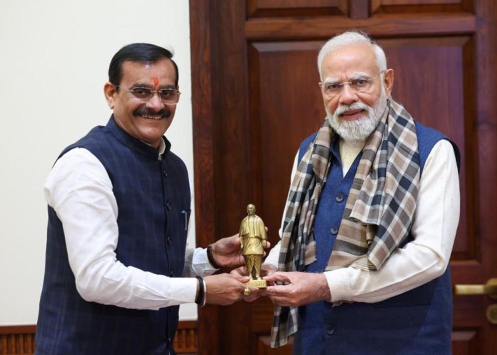 प्रधानमंत्री नरेंद्र मोदी से मिले खजुराहो सांसद वीडी शर्मा प्रधानमंत्री नरेंद्र मोदी से मिले खजुराहो सांसद वीडी शर्मा