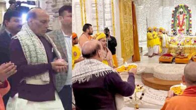 रामलला प्राण प्रतिष्ठा की दूसरी वर्षगांठ: राजनाथ सिंह और सीएम योगी ने किए दर्शन, रक्षा मंत्री ने उतारी आरती