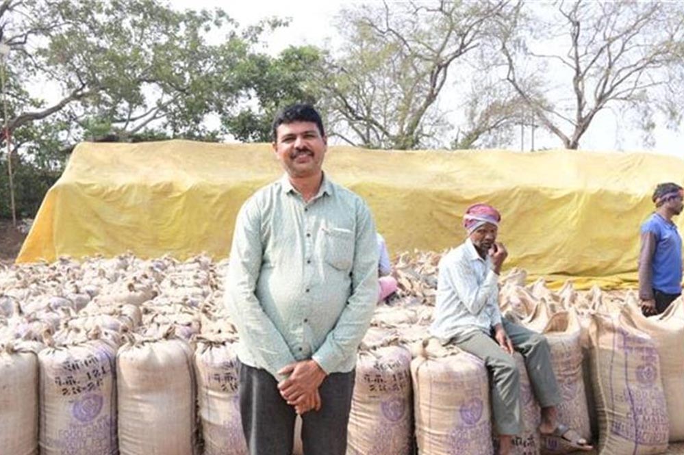 छत्तीसगढ़ में समर्थन मूल्य पर धान खरीदी से किसान हो रहे आर्थिक रूप से सशक्त