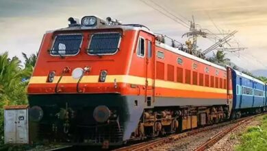 रेलवे का बड़ा फैसला: गोरखपुर-लोकमान्य तिलक टर्मिनस विशेष ट्रेन का संचालन 7 और 9 दिसंबर से रेलवे का बड़ा फैसला: गोरखपुर-लोकमान्य तिलक टर्मिनस विशेष ट्रेन का संचालन 7 और 9 दिसंबर से