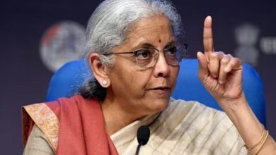 ‘रुपया खुद तय करता है अपनी दिशा’: डॉलर के मुकाबले रुपये की गिरावट पर वित्त मंत्री का बयान ‘रुपया खुद तय करता है अपनी दिशा’: डॉलर के मुकाबले रुपये की गिरावट पर वित्त मंत्री का बयान