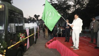 मुख्यमंत्री डॉ. यादव ने पन्ना नेशनल पार्क में 10 नई कैंटर बसों को दिखाई हरी झंडी
