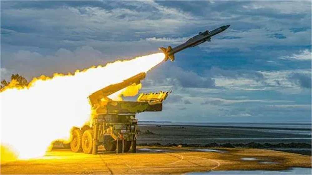 ऑपरेशन सिंदूर में चमका भारत का ‘आकाश’! डिफेंस सिस्टम की धमाकेदार क्षमता जानकर दुनिया हुई हैरान