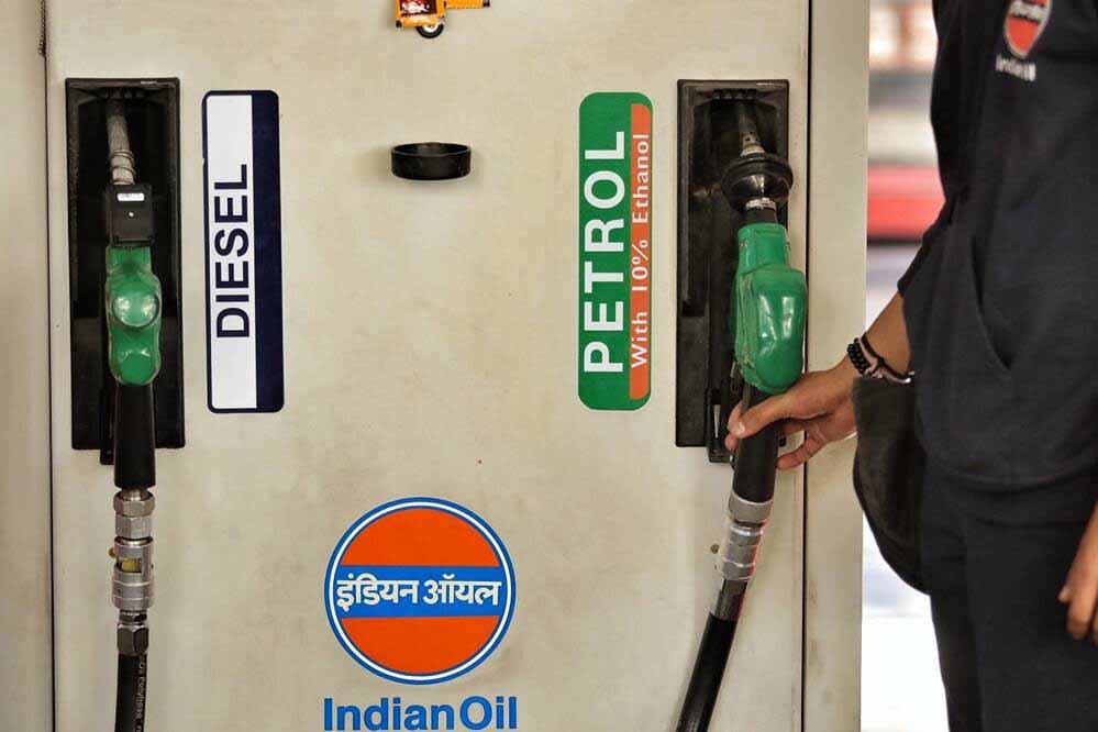 यूपी में पेट्रोल पंप खोलना हुआ आसान, सरकार ने NOC नियमों में दी ढील