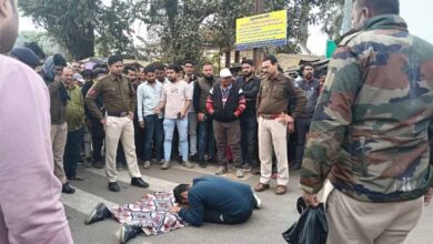 शहडोल में दर्दनाक हादसा: तेज रफ्तार बस की टक्कर से पुलिस कॉन्स्टेबल की मौके पर ही मौत शहडोल में दर्दनाक हादसा: तेज रफ्तार बस की टक्कर से पुलिस कॉन्स्टेबल की मौके पर ही मौत