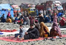 पाक-ईरान की सख्ती से अफगान शरणार्थियों पर कहर! रोज़ाना हजारों लोगों की जबरन बेदखली, मानवाधिकार संगठन मौन क्यों?