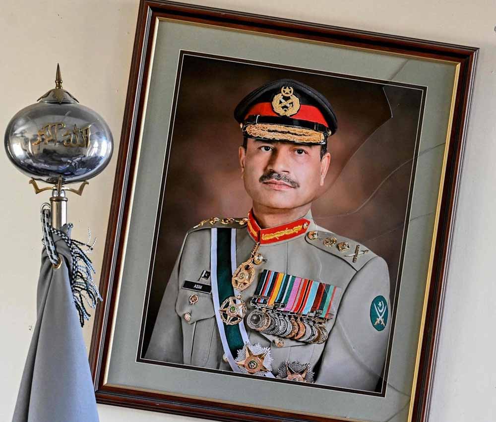 ‘आसिम मुनीर’ के नाम पर KP विधानसभा में हंगामा, पाकिस्तान सेना को मिली कड़ी नसीहत