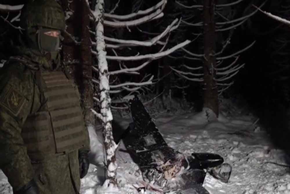 पुतिन के आवास पर ड्रोन अटैक का पुख्ता सबूत! रूसी रक्षा मंत्रालय ने जारी किया चौंकाने वाला वीडियो पुतिन के आवास पर ड्रोन अटैक का पुख्ता सबूत! रूसी रक्षा मंत्रालय ने जारी किया चौंकाने वाला वीडियो