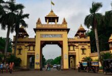 12 साल बाद जिंदा लौटा ‘मुर्दा’: BHU में काग़ज़ों में मृत व्यक्ति खुद की पेंशन रुकवाने पहुंचा दफ्तर