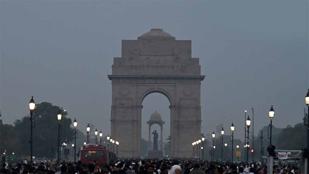 वेस्टर्न डिस्टर्बेंस का असर: दिल्ली-NCR में बदला मौसम, बादलों की आवाजाही के बीच कोहरे का अलर्ट वेस्टर्न डिस्टर्बेंस का असर: दिल्ली-NCR में बदला मौसम, बादलों की आवाजाही के बीच कोहरे का अलर्ट