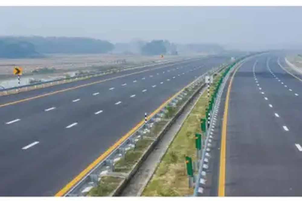 गोरखपुर से पानीपत तक दौड़ेगा विकास का एक्सप्रेसवे, 747 KM की सड़क बदलेगी 100+ गांवों की तक़दीर
