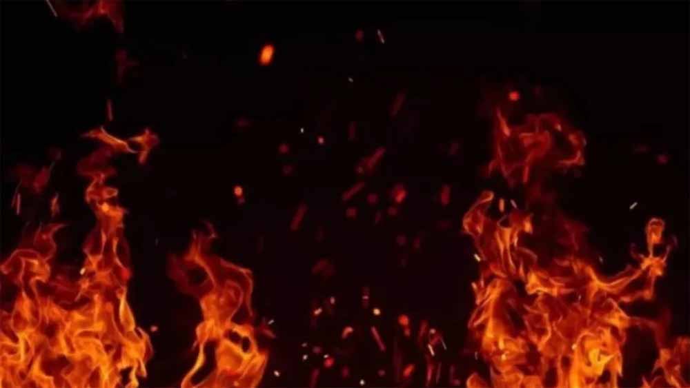 नशे में धुत युवक ने खुद पर पेट्रोल डालकर लगाई आग, दर्दनाक मौत से गांव में मातम
