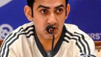 टेस्ट क्रिकेट में खराब फॉर्म पर घिरे गंभीर, BCCI ने दिग्गज खिलाड़ी से की अनौपचारिक चर्चा