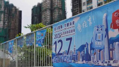 हांगकांग में जनता के हाथ सत्ता की परीक्षा, आग त्रासदी के बाद शुरू हुआ मतदान का असली टेस्ट हांगकांग में जनता के हाथ सत्ता की परीक्षा, आग त्रासदी के बाद शुरू हुआ मतदान का असली टेस्ट