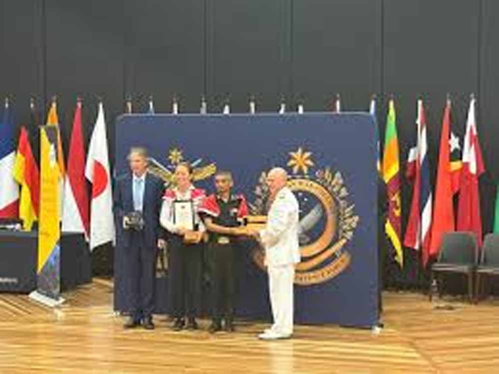 ऑस्ट्रेलिया में भारतीय सेना का परचम, कर्नल प्रतीक रॉय को मिला सर्वोच्च डिफेंस सम्मान ऑस्ट्रेलिया में भारतीय सेना का परचम, कर्नल प्रतीक रॉय को मिला सर्वोच्च डिफेंस सम्मान