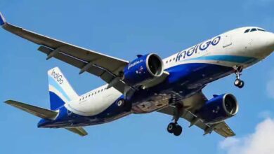 संकट में घिरी इंडिगो को 58.75 करोड़ का टैक्स नोटिस, बढ़ी कंपनी की मुश्किलें