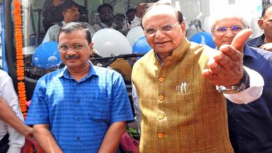 वायु प्रदूषण पर LG का केजरीवाल पर हमला, चिट्ठी में कहा– आपकी नीतियों से दिल्ली आपदा की गिरफ्त में