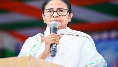 ममता बनर्जी का केंद्र पर हमला: मनरेगा की नई शर्तों को बताया ‘अनुचित’