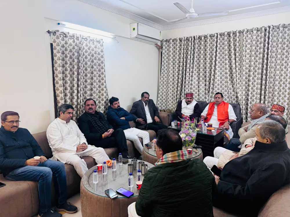 राजपूत बैठक के बाद अब ब्राह्मण विधायक एक्टिव, यूपी भाजपा में तस्वीरों से सियासी हलचल तेज़