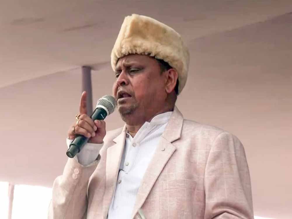 बाबरी मस्जिद वाले हुमायूं की सियासी एंट्री, ओवैसी संग मिलकर ममता के खिलाफ नई पार्टी का एलान बाबरी मस्जिद वाले हुमायूं की सियासी एंट्री, ओवैसी संग मिलकर ममता के खिलाफ नई पार्टी का एलान