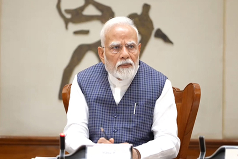 कोहरे का कहर: आमने-सामने भिड़ीं 7 बसें सहित 10 गाड़ियां, 13 लोगों की मौत, पीएम मोदी ने जताया शोक