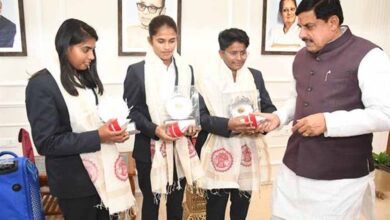 प्रदेश की तीन महिला क्रिकेट खिलाड़ियों को दी जाएगी 25-25 लाख रूपए की प्रोत्साहन राशि : मुख्यमंत्री डॉ. यादव प्रदेश की तीन महिला क्रिकेट खिलाड़ियों को दी जाएगी 25-25 लाख रूपए की प्रोत्साहन राशि : मुख्यमंत्री डॉ. यादव