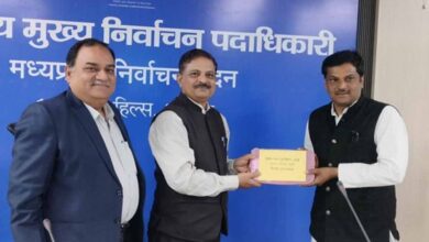 प्रदेश के 65 हजार से अधिक मतदान केंद्रों पर हुआ प्रारुप मतदाता सूची का प्रकाशन प्रदेश के 65 हजार से अधिक मतदान केंद्रों पर हुआ प्रारुप मतदाता सूची का प्रकाशन