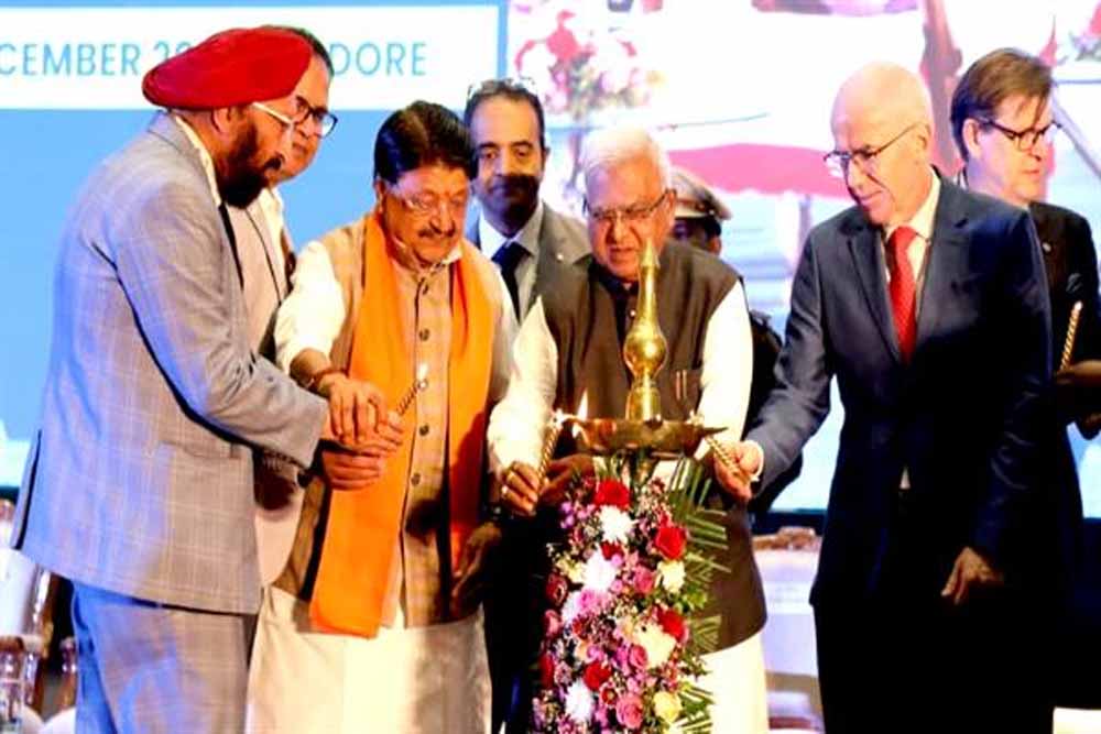 चिकित्सक भगवान का दूसरा रूप होता है : राज्यपाल मंगुभाई पटेल चिकित्सक भगवान का दूसरा रूप होता है : राज्यपाल मंगुभाई पटेल