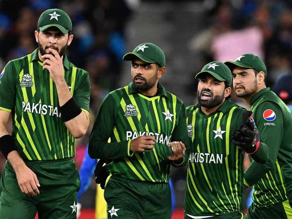 बाबर आजम से शाहीन अफरीदी तक बाहर! पाकिस्तान की टी20 टीम से क्यों कटे 4 बड़े स्टार?