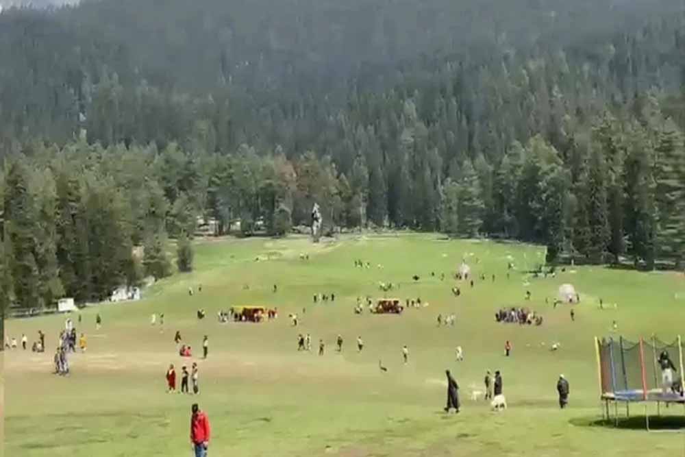 पहलगाम हमले के बाद कश्मीर में फिर चहलकदमी, नए साल से पहले पर्यटकों की आमद में उछाल