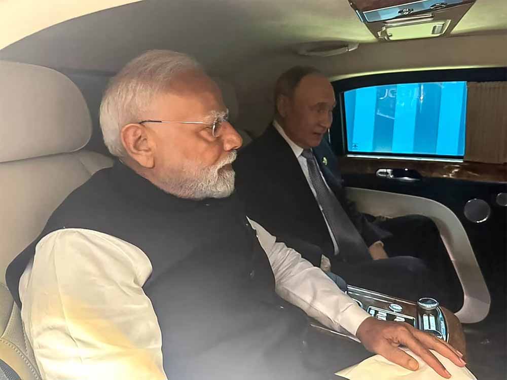 भारत में दिखेगा पुतिन का ‘अभेद्य रथ’! क्यों Aurus Senat को कहा जाता है दुनिया की सबसे सुरक्षित कार?