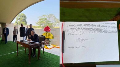 विश्व शांति के महानायक गांधी: राष्ट्रपति पुतिन ने किया महात्मा गांधी के योगदान का स्मरण विश्व शांति के महानायक गांधी: राष्ट्रपति पुतिन ने किया महात्मा गांधी के योगदान का स्मरण