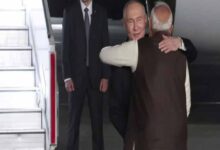 हाथ मिलाया, गले लगाया: मोदी ने गर्मजोशी से किया पुतिन का स्वागत, एक ही कार में हुए रवाना
