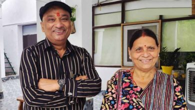 ‘अवसरवादी बाबा’ का विलाप: तेजस्वी को नसीहत देने पर शिवानंद तिवारी पर भड़के सुनील सिंह