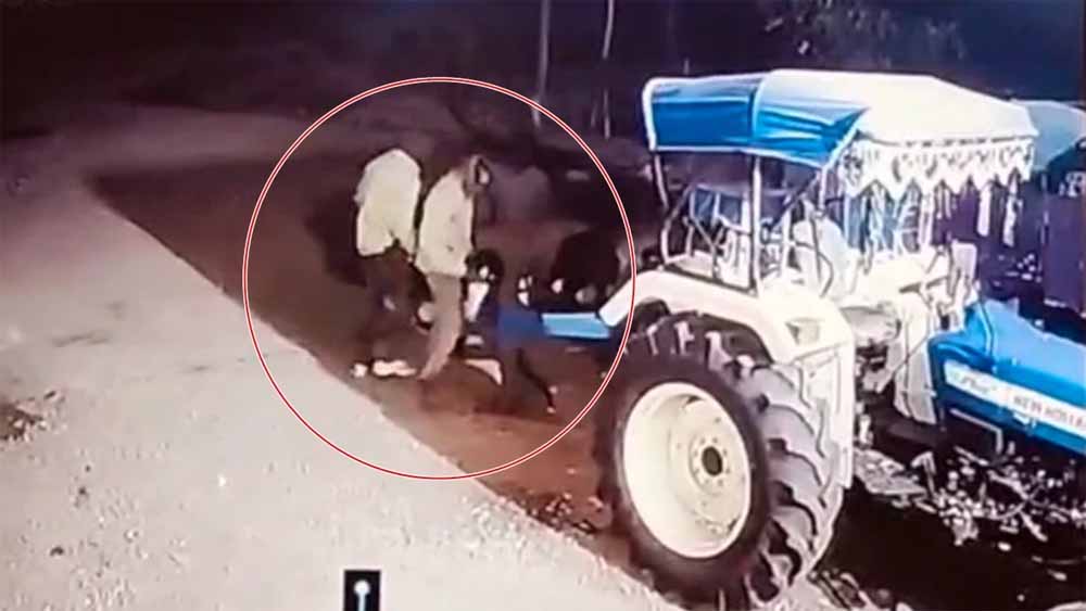रतलाम में ट्रैक्टर चोरी के दौरान फायरिंग, ग्रामीणों की बहादुरी से एक बदमाश धराया रतलाम में ट्रैक्टर चोरी के दौरान फायरिंग, ग्रामीणों की बहादुरी से एक बदमाश धराया