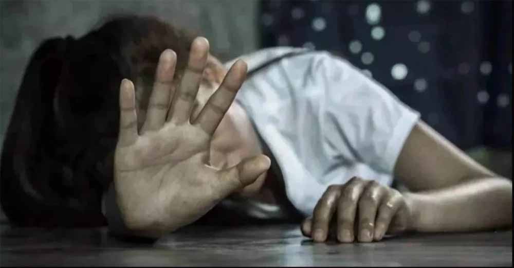 इंदौर में ‘लव जिहाद’ का आरोपी गिरफ्तार: DAVV छात्रा से दुष्कर्म कर मज़हब बदलवाने का आरोप इंदौर में ‘लव जिहाद’ का आरोपी गिरफ्तार: DAVV छात्रा से दुष्कर्म कर मज़हब बदलवाने का आरोप