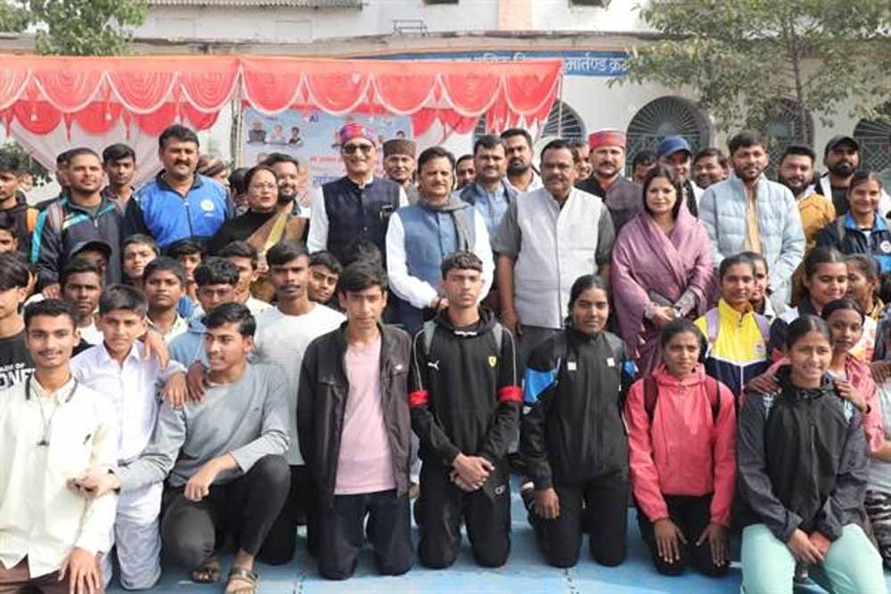 उप मुख्यमंत्री ने सांसद कप खेल प्रतियोगिता का किया शुभारंभ