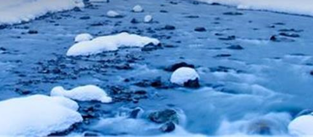 जम्मू-कश्मीर में शीतलहर का प्रकोप, कई क्षेत्रों में तापमान माइनस में, जनजीवन ठप