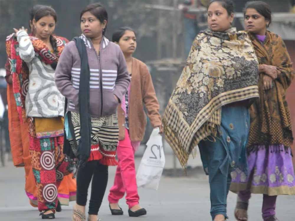 रांची से दुमका तक ठंड का कहर, गुमला में पारा गिरा 5 डिग्री; अलाव और कंबल भी नहीं कर पाए राहत