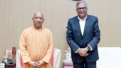 सीएम योगी और टाटा समूह के चेयरपर्सन के बीच हुई बैठक, यूपी में एआई सिटी और सेंटर ऑफ एक्सीलेंस बनाने का प्रस्ताव सीएम योगी और टाटा समूह के चेयरपर्सन के बीच हुई बैठक, यूपी में एआई सिटी और सेंटर ऑफ एक्सीलेंस बनाने का प्रस्ताव