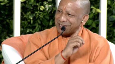 बुलडोजर पर सीएम योगी का बड़ा बयान: यूपी में माफिया के खिलाफ ऐक्शन रहेगा जारी या लगेगा ब्रेक? बुलडोजर पर सीएम योगी का बड़ा बयान: यूपी में माफिया के खिलाफ ऐक्शन रहेगा जारी या लगेगा ब्रेक?