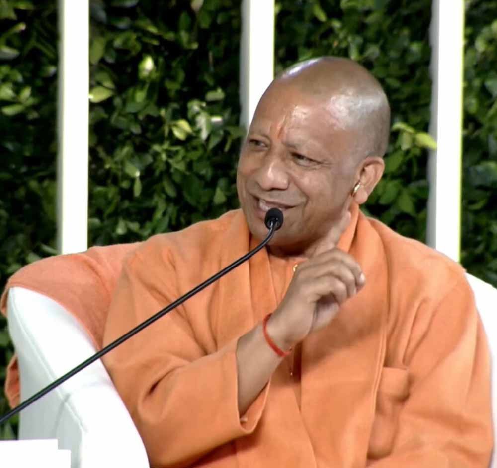 बुलडोजर पर सीएम योगी का बड़ा बयान: यूपी में माफिया के खिलाफ ऐक्शन रहेगा जारी या लगेगा ब्रेक? बुलडोजर पर सीएम योगी का बड़ा बयान: यूपी में माफिया के खिलाफ ऐक्शन रहेगा जारी या लगेगा ब्रेक?