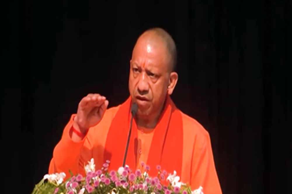 जयचंद-मीरजाफर जैसे पापियों ने देश को बांटा, आज भी वैसी ही ताकतें सक्रिय: CM योगी