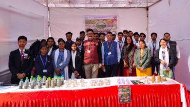 अखिल भारतीय गुलाब प्रदर्शनी में उच्च शिक्षा उत्कृष्टता संस्थान, भोपाल के कृषि विभाग ने लगाए स्टॉल, आधुनिक तकनीक, नवाचारों के बारे में दी जानकारी अखिल भारतीय गुलाब प्रदर्शनी में उच्च शिक्षा उत्कृष्टता संस्थान, भोपाल के कृषि विभाग ने लगाए स्टॉल, आधुनिक तकनीक, नवाचारों के बारे में दी जानकारी