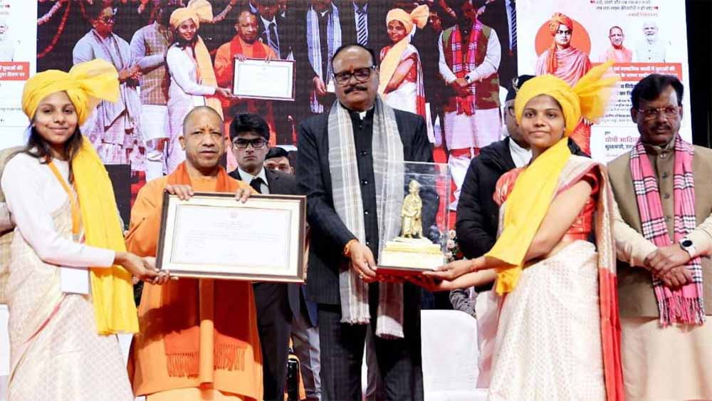 स्वामी जी ने कहा था…”चरित्र जेंटलमैन बनाता है”: पाठक स्वामी जी ने कहा था…”चरित्र जेंटलमैन बनाता है”: पाठक